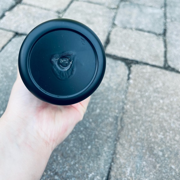 Micheal Kors EXCLUSIVE Water Bottle - Picture 5 of 5